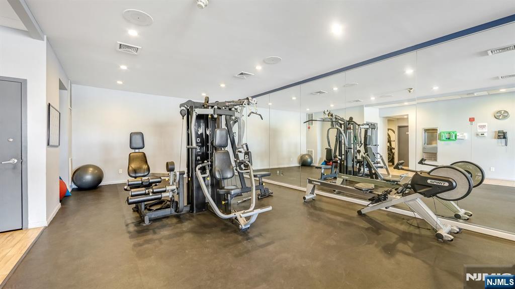 1055 River Road, Unit 408 Edgewater, NJ 07020 - Photo 34 of 34