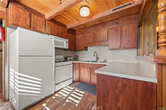 $2,000 | 130 Maple Lane, Sugarloaf, CA 92386