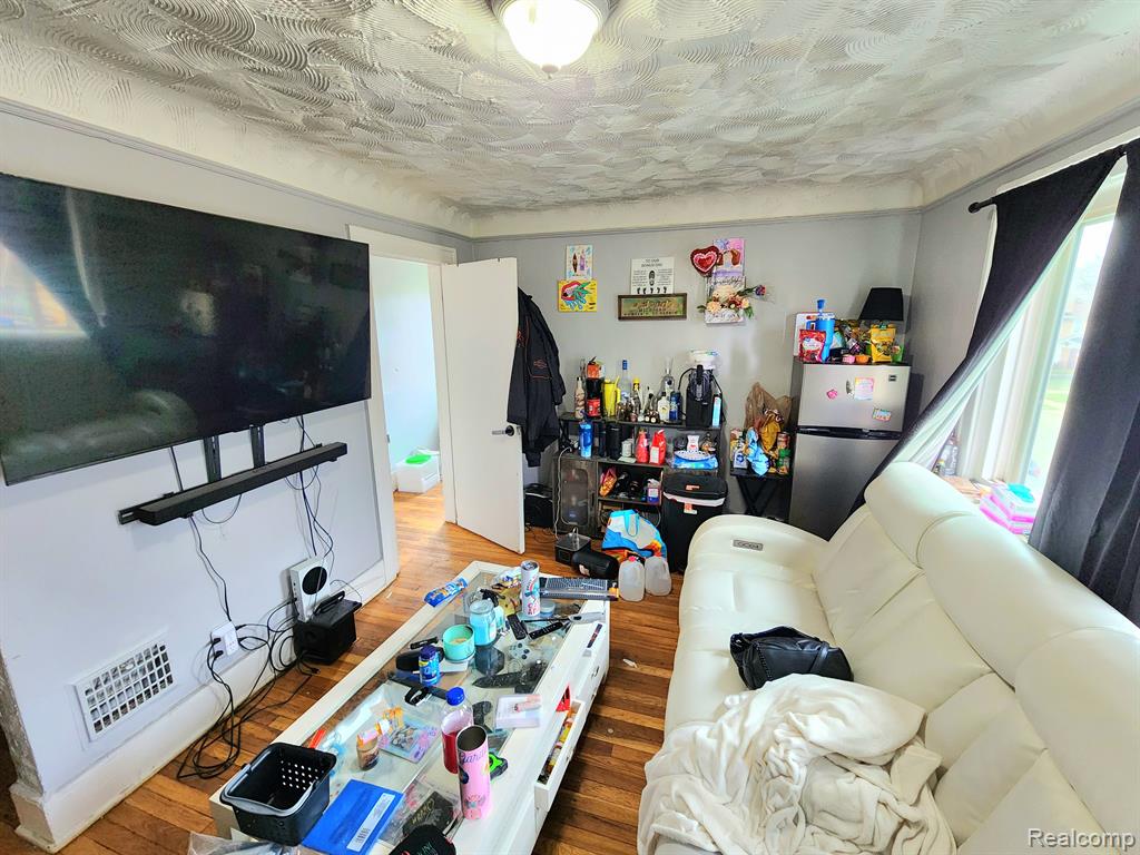 20117 Santa Rosa Drive Detroit, MI 48221 - Photo 11 of 28
