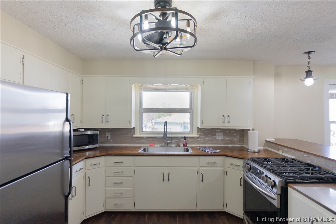 2613 East Robin Road New Albany, IN 47150 - Photo 16 of 75 Gallery Image 16