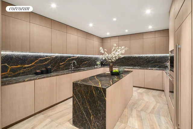 $4,250,000 | 49 Chambers Street, Unit 5G | TriBeCa