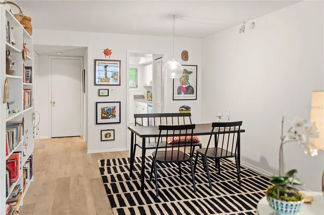 $315,000 | 3711 Almeria Avenue, Unit 3N, Sarasota, FL 34239