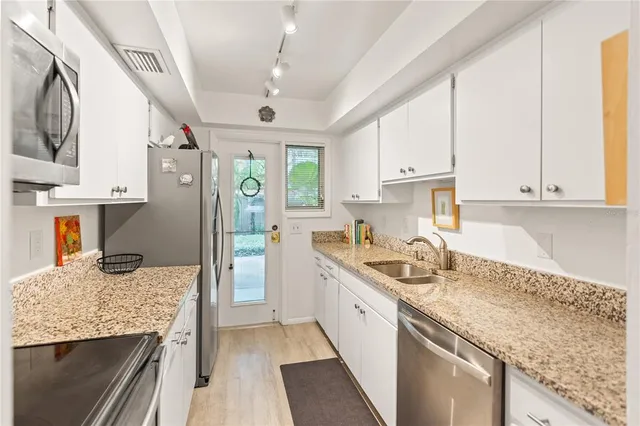 $315,000 | 3711 Almeria Avenue, Unit 3N, Sarasota, FL 34239