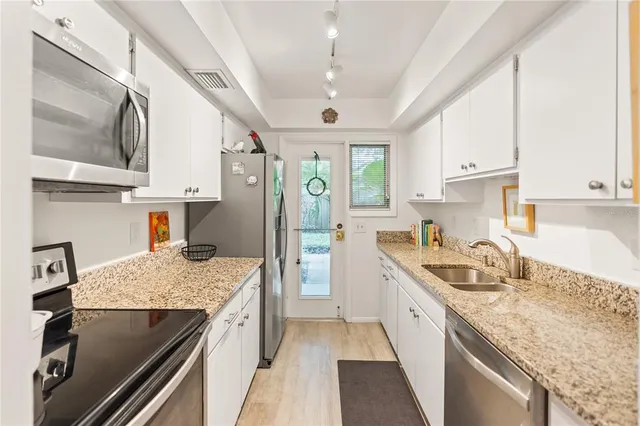 $315,000 | 3711 Almeria Avenue, Unit 3N, Sarasota, FL 34239