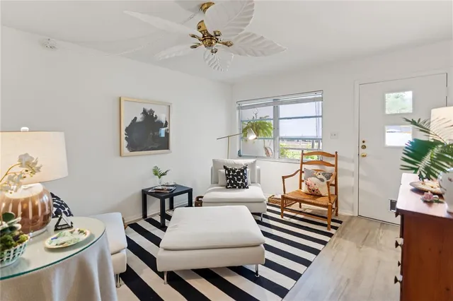 $315,000 | 3711 Almeria Avenue, Unit 3N, Sarasota, FL 34239