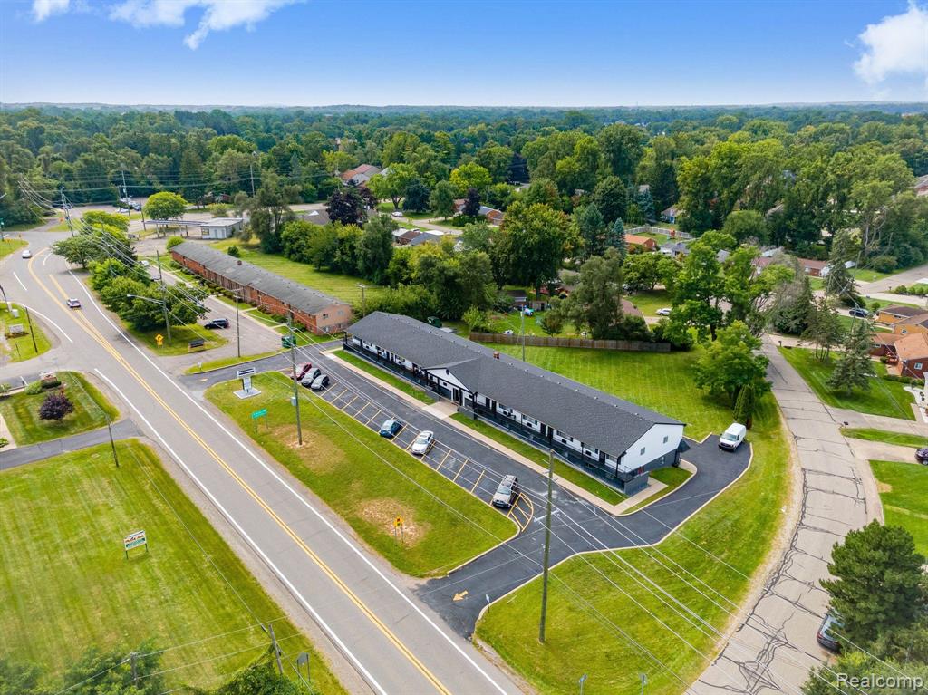 2475 South Commerce Road, Unit 10 Walled Lake, MI 48390 - Photo 4 of 31