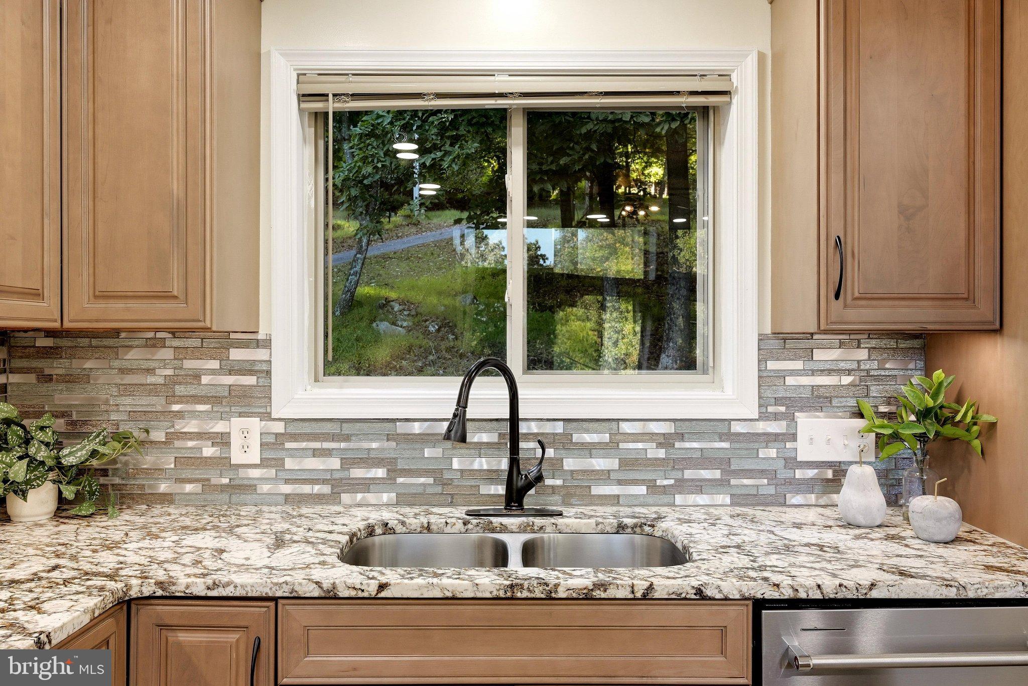 337 Chestnut Trail Road Front Royal, VA 22630 - Photo 24 of 56 Kitchen