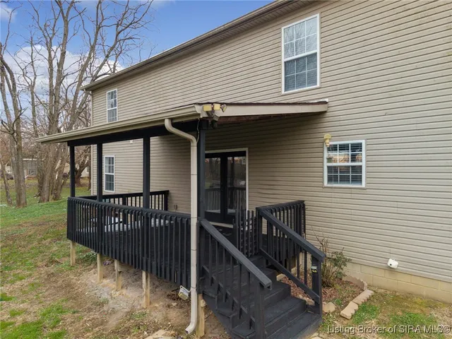 $389,000 | 621 Leon Prall Road, Otisco, IN 47163