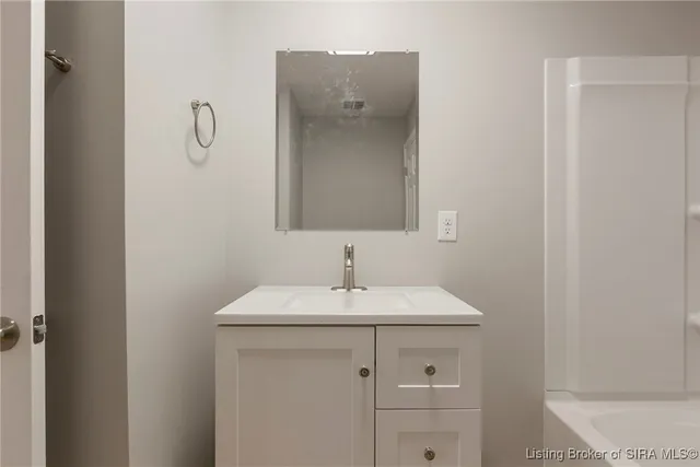 $389,000 | 621 Leon Prall Road, Otisco, IN 47163