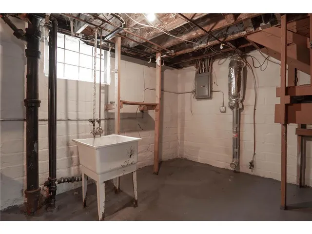 $2,350 | 3822 North Fremont Avenue, Minneapolis, MN 55412