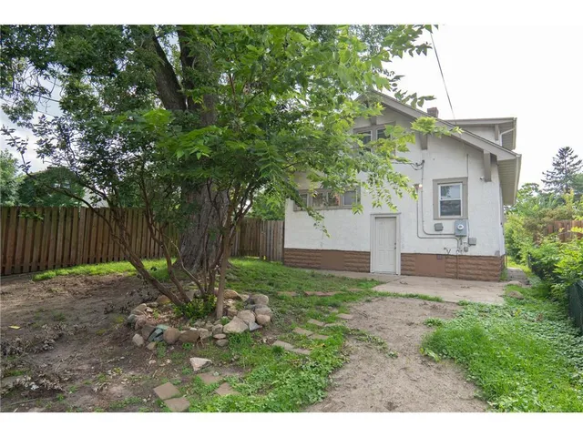 $2,350 | 3822 North Fremont Avenue, Minneapolis, MN 55412