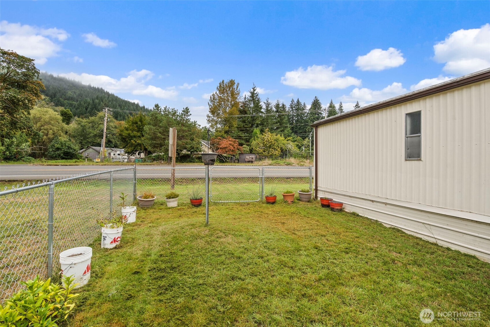 1050 Howard Street, Unit 3 Raymond, WA 98577 - Photo 23 of 25