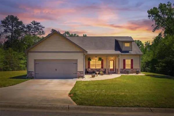 $300,000 | 1010 Holliday Pass, Griffin, GA 30223