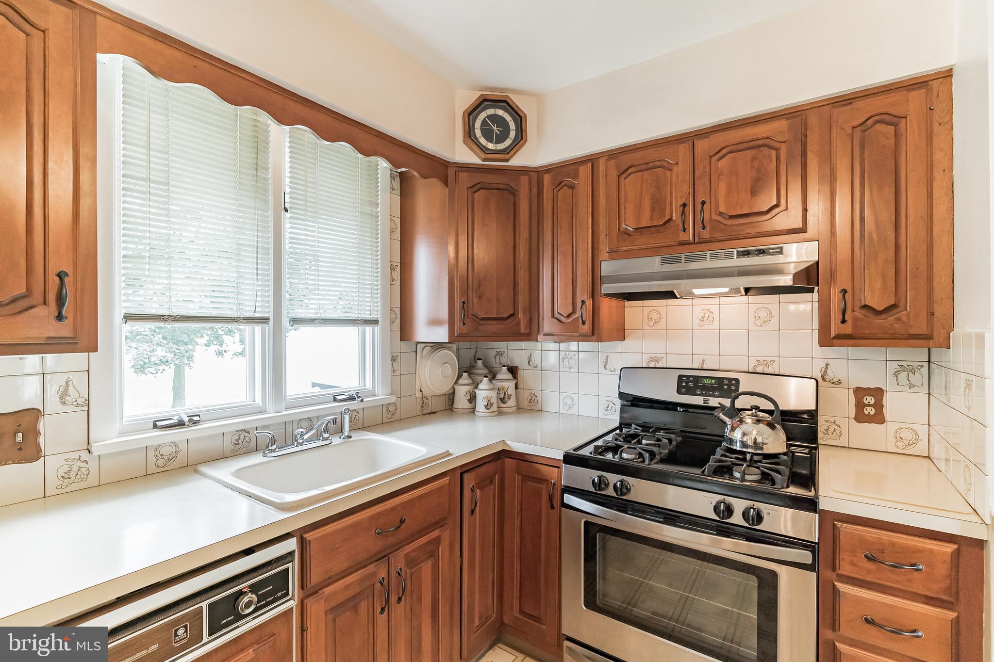 2802 Norman Road Abington, PA 19001 - Photo 15 of 38 Kitchen
