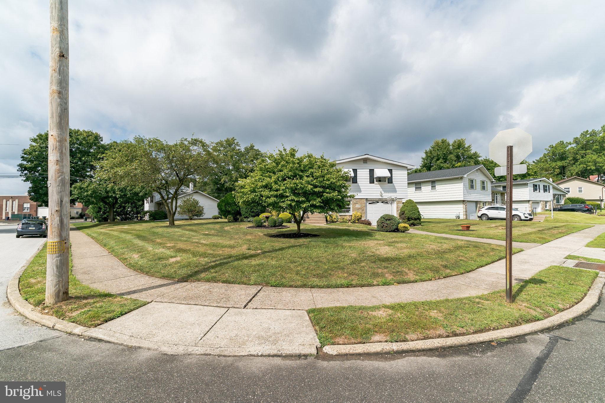 2802 Norman Road Abington, PA 19001 - Photo 5 of 38 Large Corner Lot