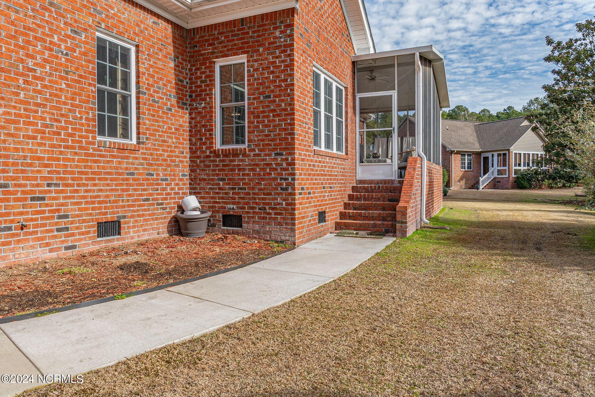 110 Nyon Road New Bern, NC 28562 - Photo 51 of 62 Rear