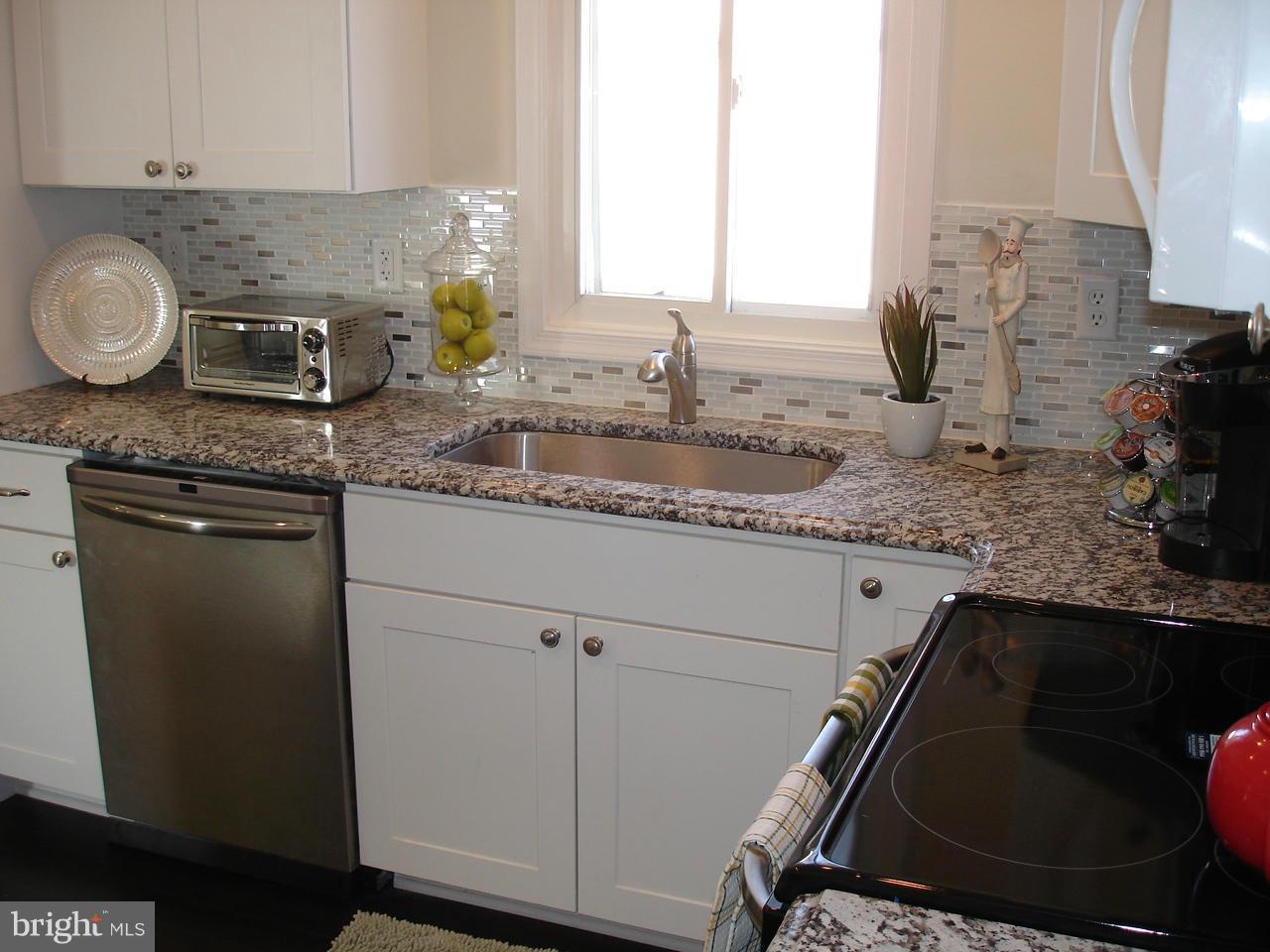 412 Enfield Road Joppa, MD 21085 - Photo 4 of 17 Kitchen