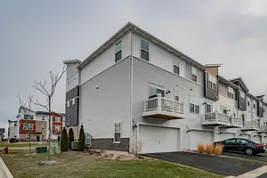 $2,800 | 871 Finley Drive, Unit 871, Aurora, IL 60504