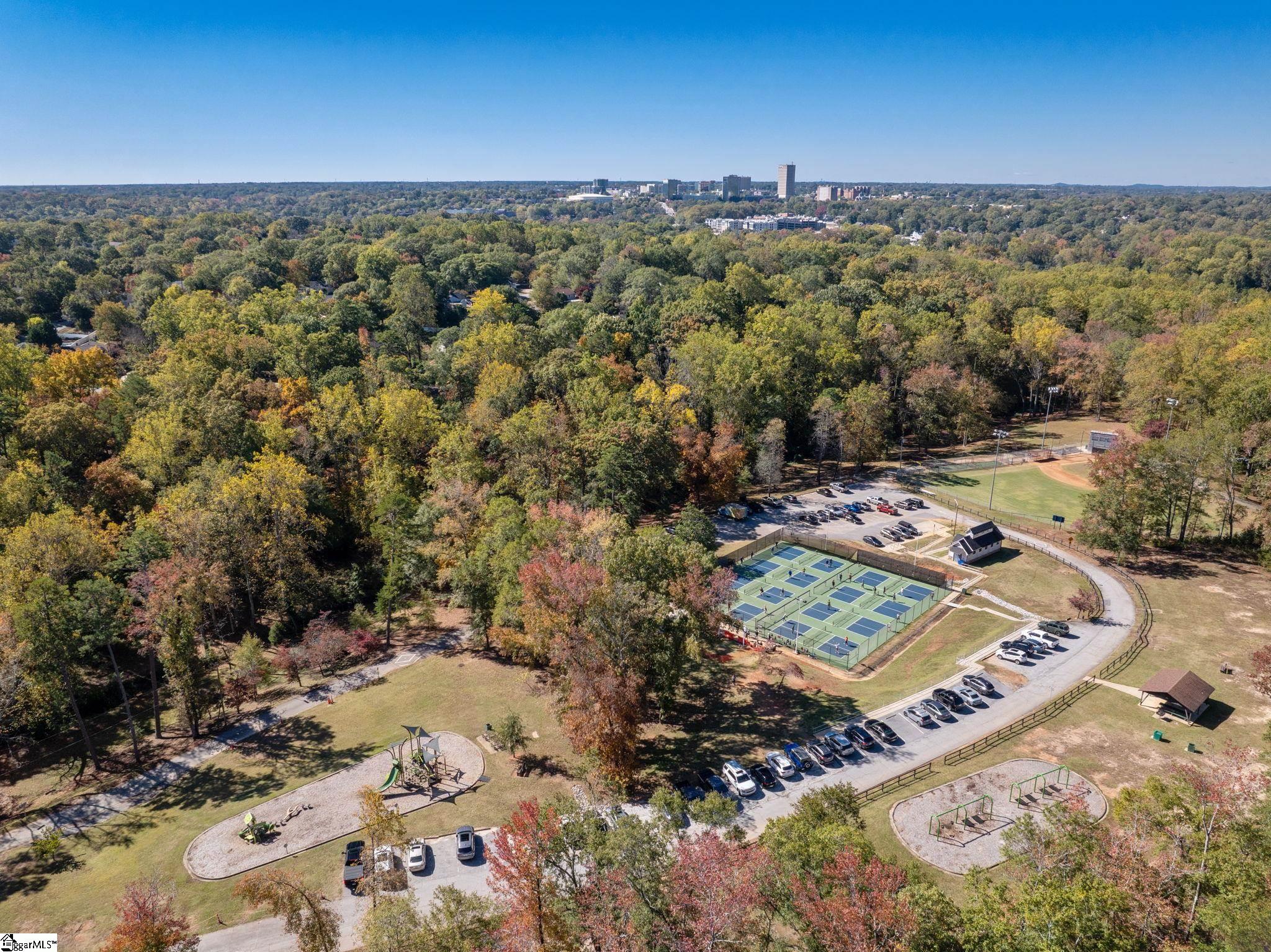 143 Lullwater Road Greenville, SC 29607 - Photo 23 of 25 Gallery Image 23