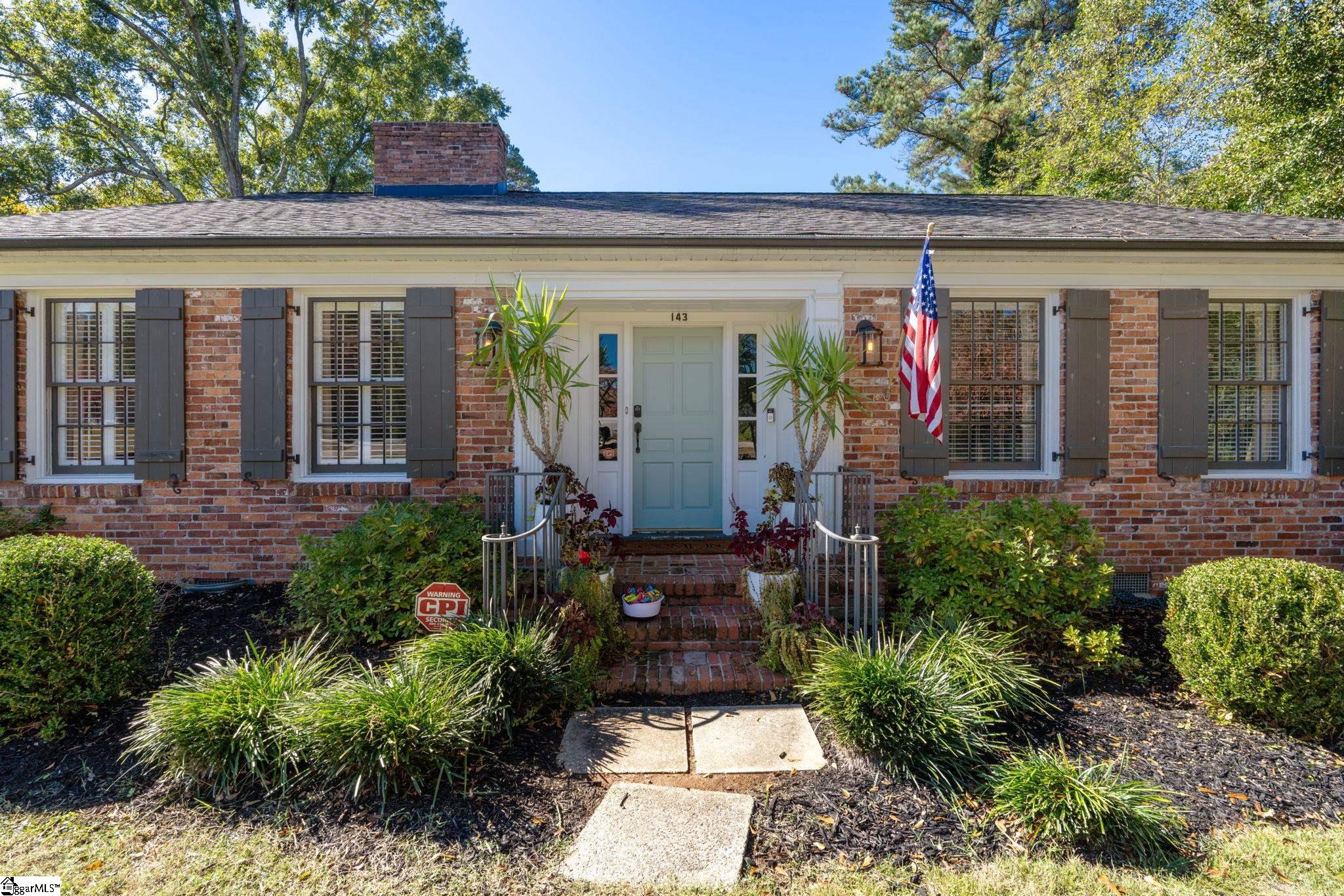 143 Lullwater Road Greenville, SC 29607 - Photo 3 of 25 Gallery Image 3