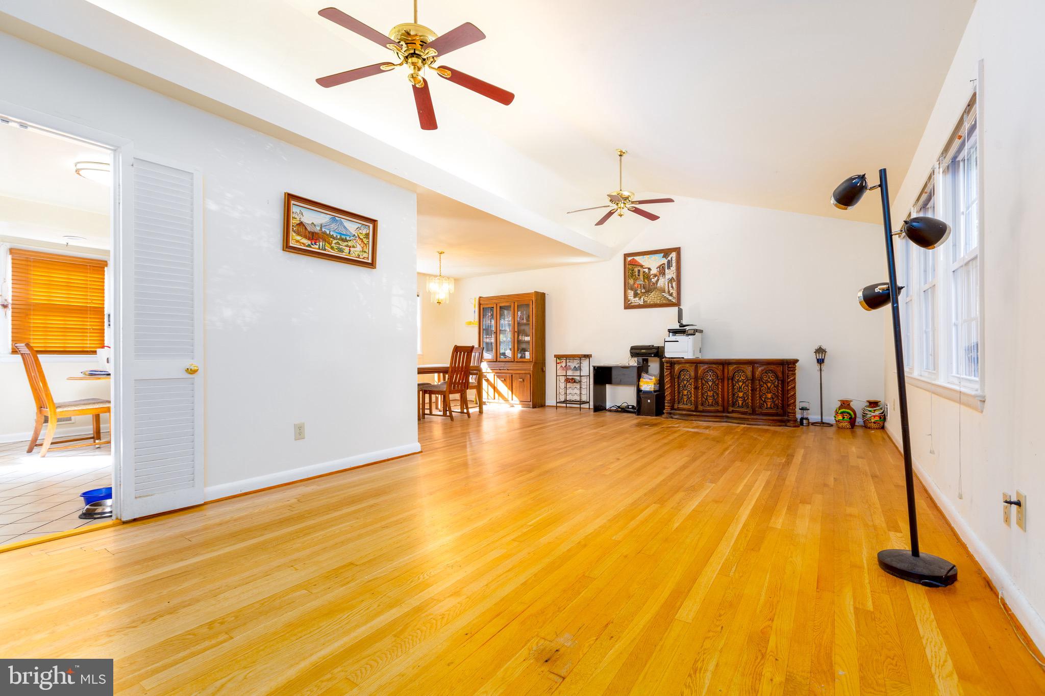 10812 Meadowhill Road Silver Spring, MD 20901 - Photo 3 of 33 Gallery Image 3