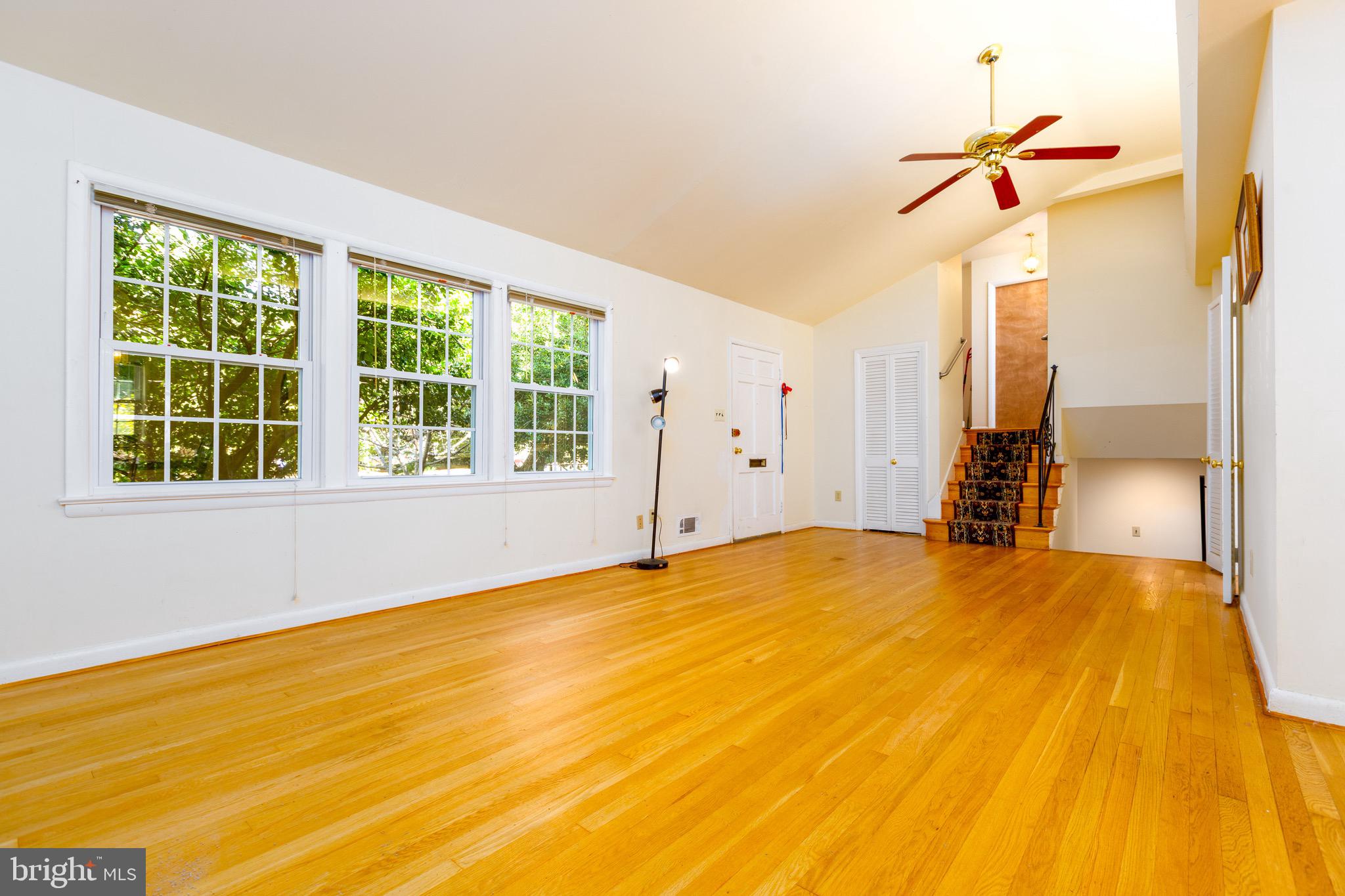 10812 Meadowhill Road Silver Spring, MD 20901 - Photo 4 of 33 Gallery Image 4