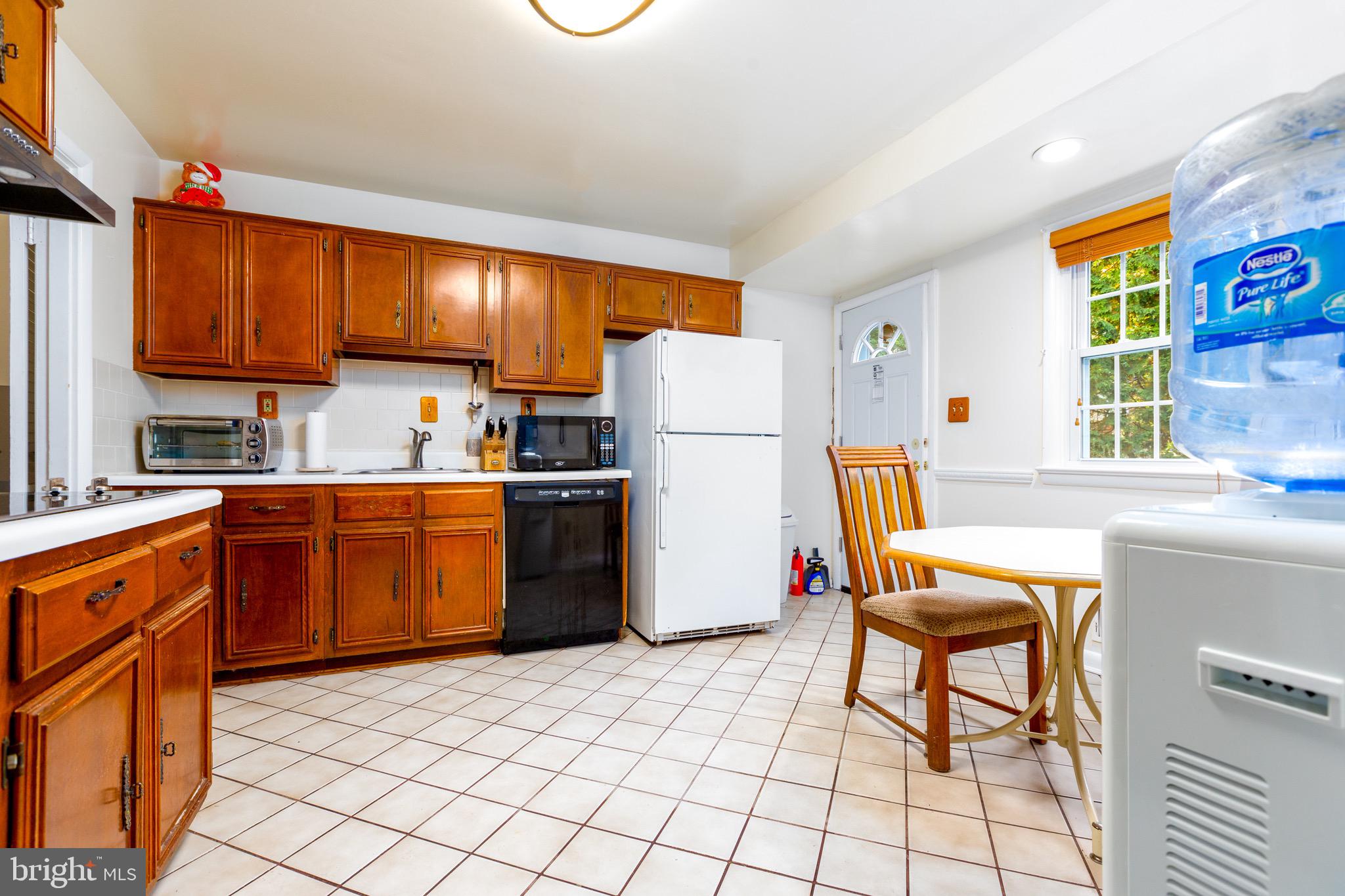 10812 Meadowhill Road Silver Spring, MD 20901 - Photo 7 of 33 Gallery Image 7