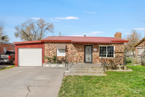 $219,990 | 929 Nevada Street, Gooding, ID 83330