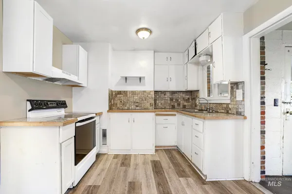 $219,990 | 929 Nevada Street, Gooding, ID 83330