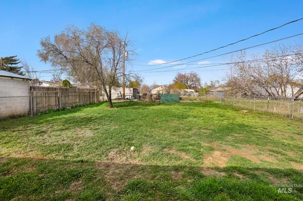 $219,990 | 929 Nevada Street, Gooding, ID 83330