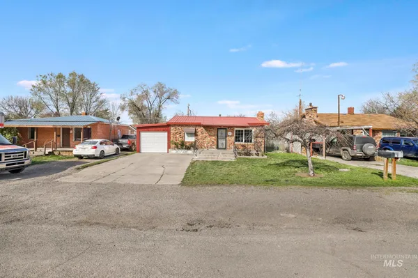 $219,990 | 929 Nevada Street, Gooding, ID 83330