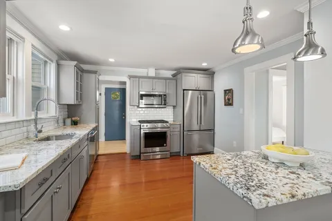 $875,000 | 42-44 Warren Street, Unit 42, Arlington, MA 02474
