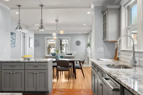 $875,000 | 42-44 Warren Street, Unit 42, Arlington, MA 02474