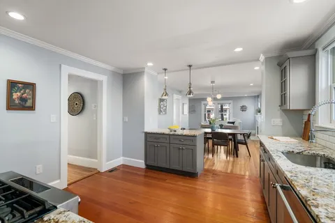 $875,000 | 42-44 Warren Street, Unit 42, Arlington, MA 02474