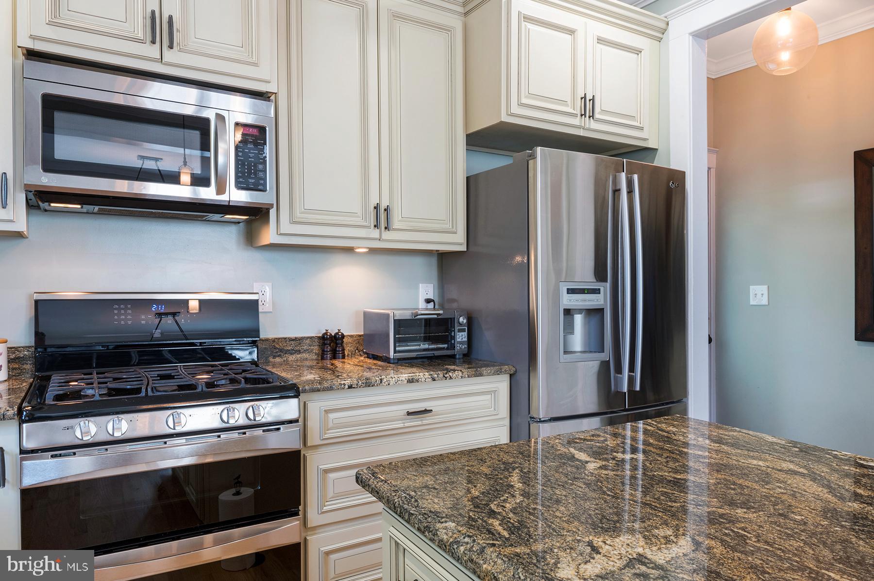 7736 West Shore Road Pasadena, MD 21122 - Photo 19 of 36 Stainless steel appliances