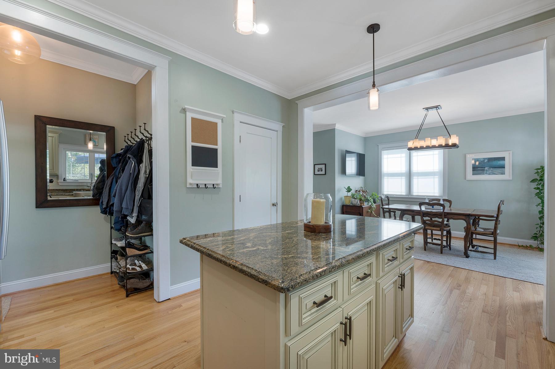 7736 West Shore Road Pasadena, MD 21122 - Photo 20 of 36 There's a mud room inside the back door