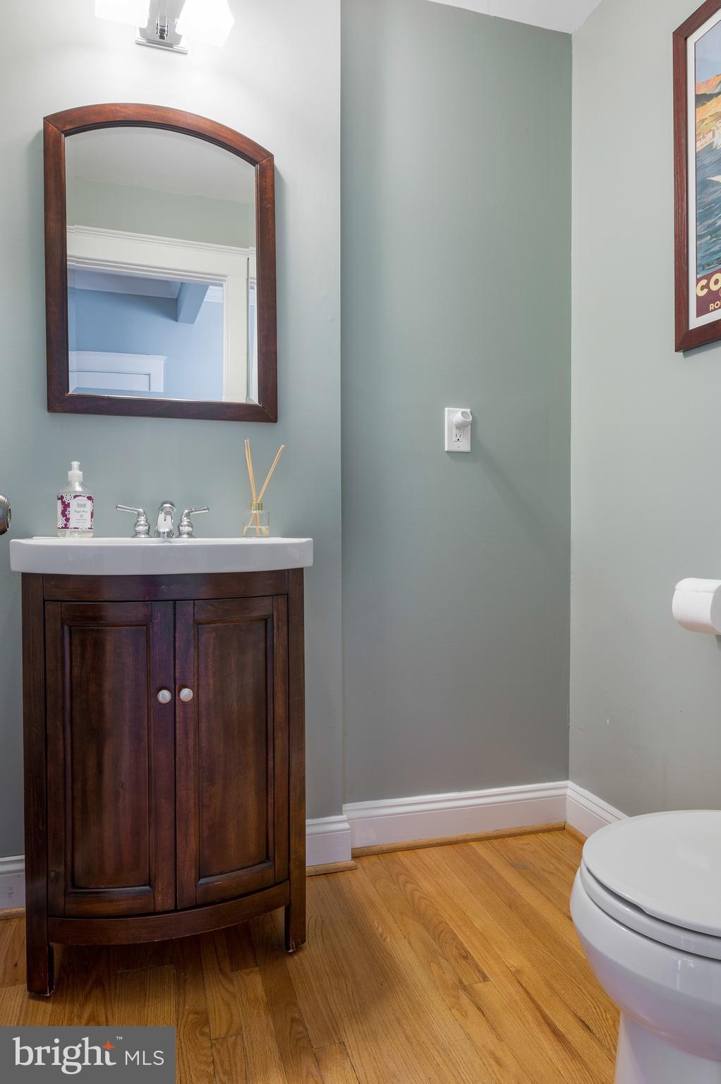 7736 West Shore Road Pasadena, MD 21122 - Photo 21 of 36 Powder room