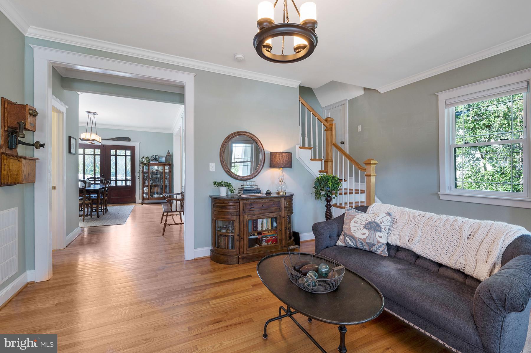 7736 West Shore Road Pasadena, MD 21122 - Photo 10 of 36 Note the pretty crown molding and trim details