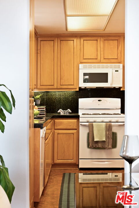 1811 Manning Avenue, Unit 101 Los Angeles, CA 90025 - Photo 12 of 50