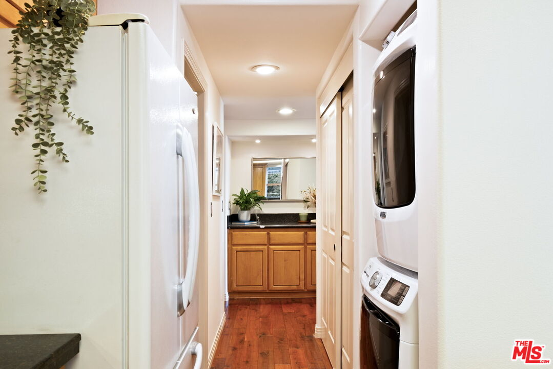 1811 Manning Avenue, Unit 101 Los Angeles, CA 90025 - Photo 13 of 50