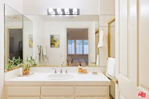 $995,000 | 1811 Manning Avenue, Unit 101, Los Angeles, CA 90025