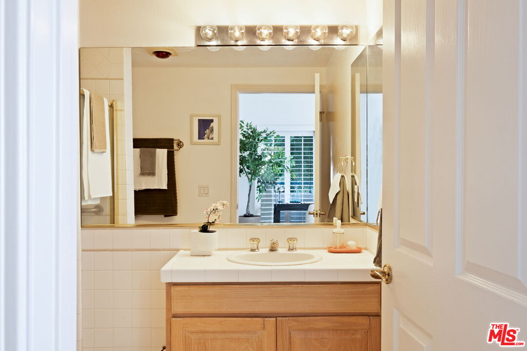 1811 Manning Avenue, Unit 101 Los Angeles, CA 90025 - Photo 40 of 50