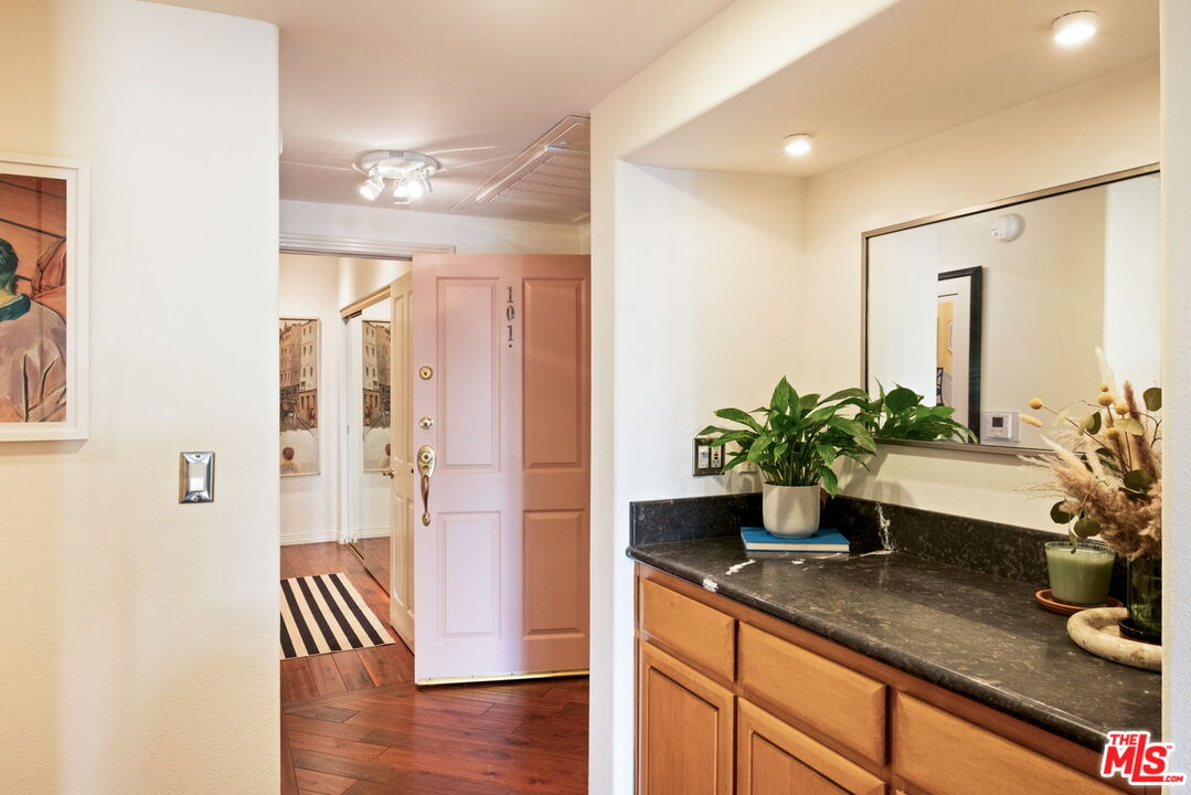 1811 Manning Avenue, Unit 101 Los Angeles, CA 90025 - Photo 41 of 50