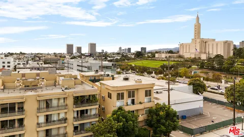 $995,000 | 1811 Manning Avenue, Unit 101, Los Angeles, CA 90025