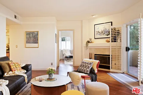 $995,000 | 1811 Manning Avenue, Unit 101, Los Angeles, CA 90025