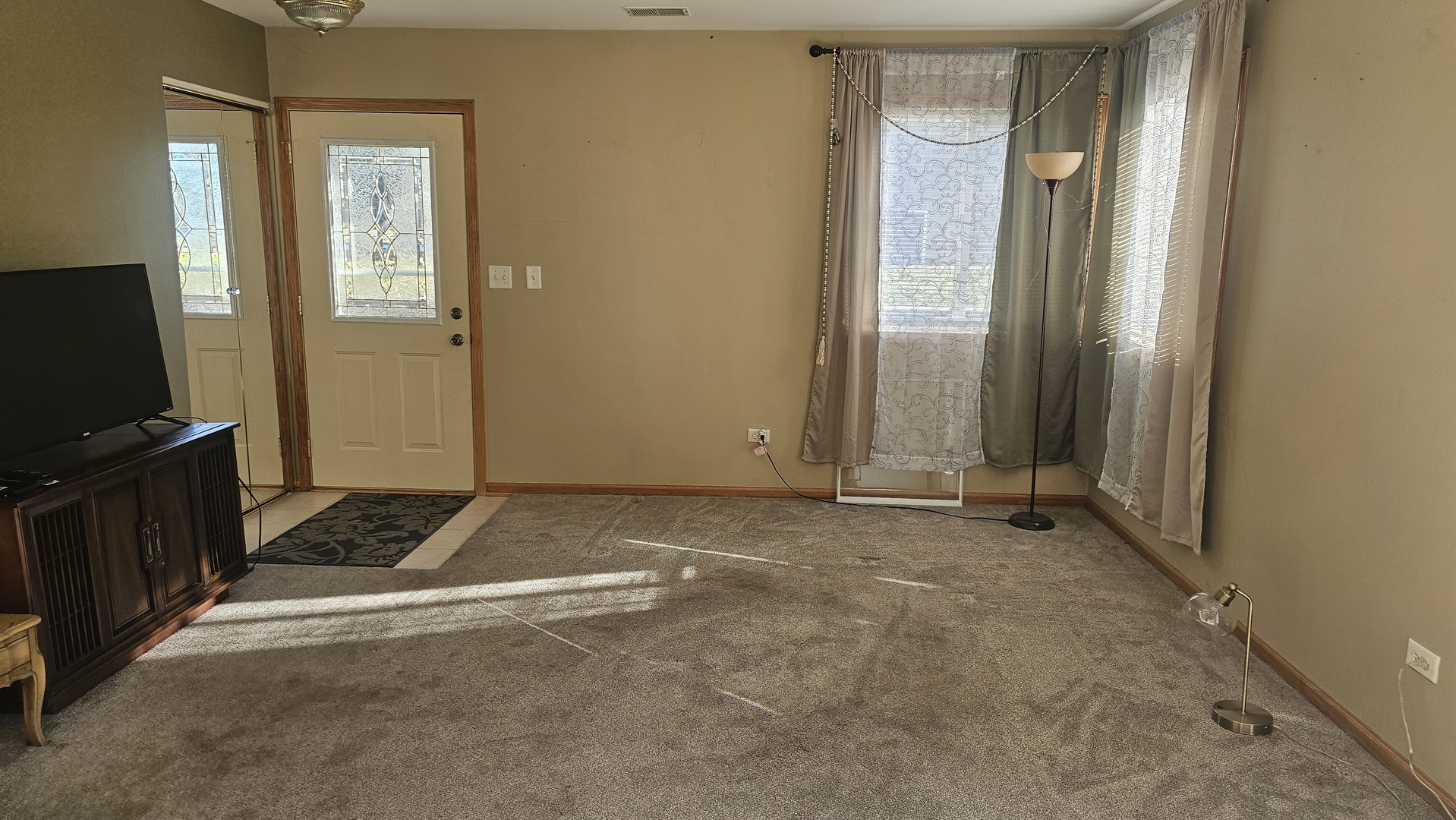 112 Cedarbend Drive Romeoville, IL 60446 - Photo 8 of 8