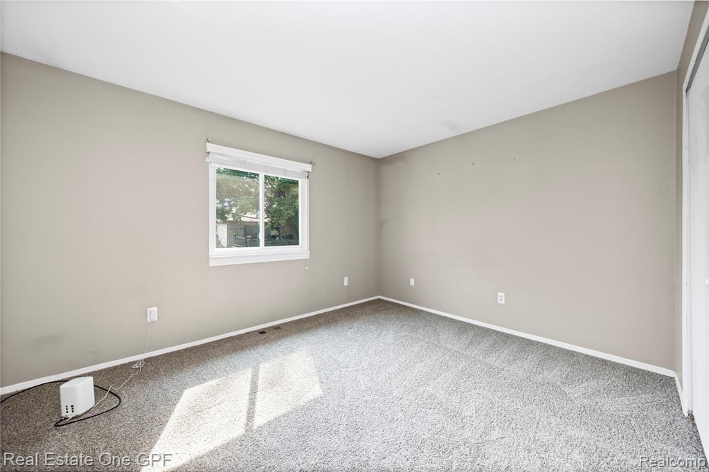 48558 Sugarbush Road Chesterfield, MI 48047 - Photo 16 of 26