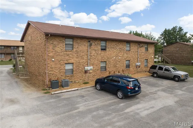 $5,750,000 | 1 Pheasantwood Drive, Belleville, IL 62226