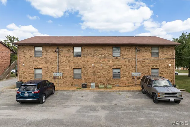 $5,750,000 | 1 Pheasantwood Drive, Belleville, IL 62226