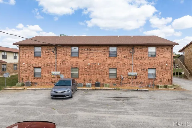 $5,750,000 | 1 Pheasantwood Drive, Belleville, IL 62226